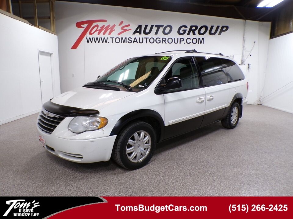 2005 Chrysler Town & Country  - Toms Auto Sales West